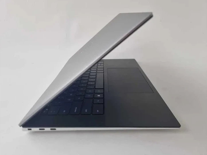 Ноутбук Dell Precision 5560 I7 11850H/RTX T1200/RAM 16GB/SSD 512GB
