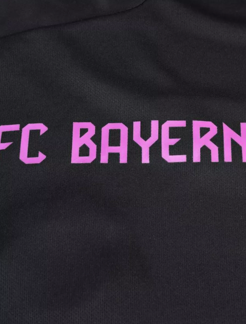 Форма футбольная детская с индивидуальным нанесением Bavaria Munich (Бавария Мюнхен), сезон 24/25, 24 размер, рост 135-140 см, черная с фиолетовым. - изображение 9