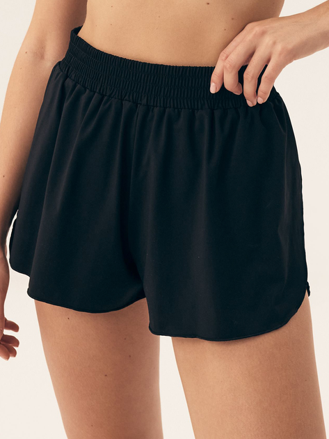 Спортивні шорти жіночі BLOOVII Summervibes 42941-99X XS Чорні (5903972548066) - зображення 1