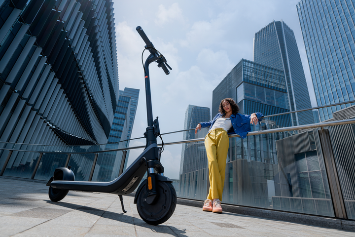 Електросамокат Segway Ninebot E2 E II Black (AA.05.14.01.0004) - зображення 7