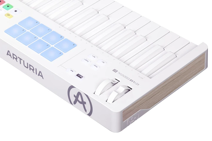 MIDI-клавіатура Arturia KeyLab Essential 61 mk3 Alpine White Special Edition + Arturia Pigments - Фото 6 MIDI-клавіатура Arturia KeyLab Essential 61 mk3 Alpine White Special Edition + Arturia Pigments - изображение 6