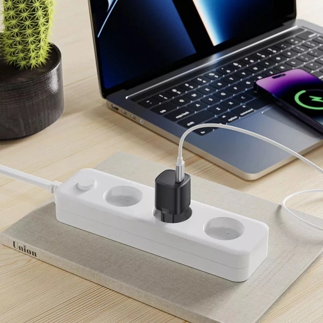 Зарядний пристрій 20w type-c silicone power чорне PROOVE, 501140001 - Фото 4 Зарядний пристрій 20w type-c silicone power чорне PROOVE, 501140001 - зображення 4