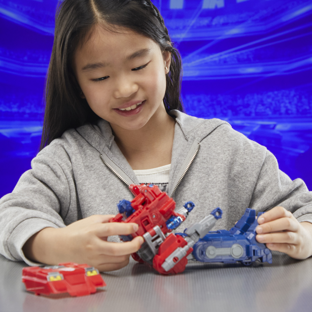 Іграшка-трансформер Hasbro Power Flip Optimus Prime 20 см F9209 (5010996265593) - зображення 13