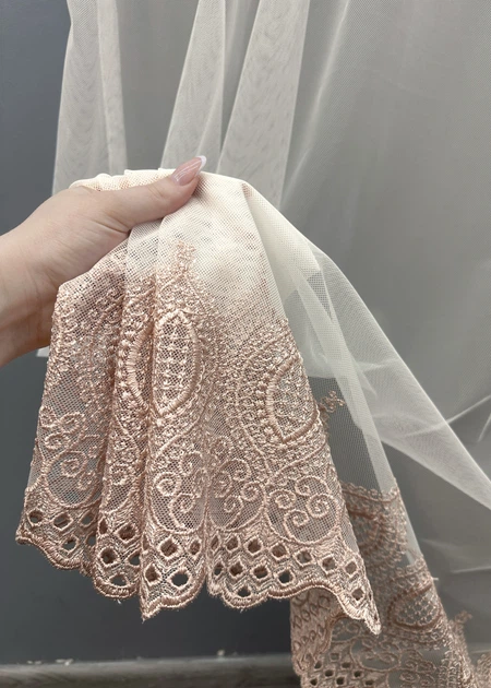 Тюль VR-Textil 1659т Грек-сітка з вишивкою Молочний з пудровим 300х270 см (42-0667) - Фото 5 Тюль VR-Textil 1659т Грек-сітка з вишивкою Молочний з пудровим 300х270 см (42-0667) - зображення 5