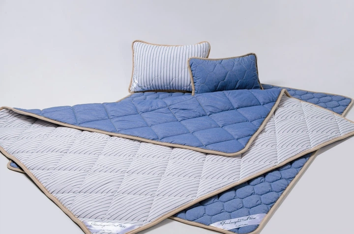 Комплект Goodnight.Store (Max): Ковдра 180х200 + Наматрасник 160х200 + Подушка 40х60 2шт. Двохспальний колір Синій / Білий у смужку - Фото 1 Комплект Goodnight.Store (Max): Ковдра 180х200 + Наматрасник 160х200 + Подушка 40х60 2шт. Двохспальний колір Синій / Білий у смужку - изображение 1