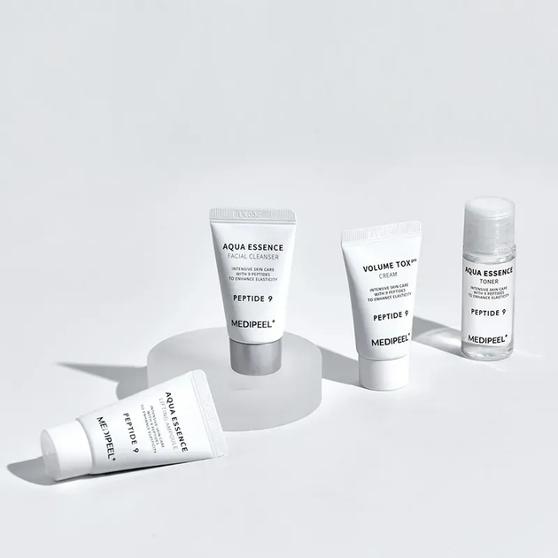 Zestaw do pielęgnacji twarzy MediPeel Peptide 9 Aqua Essence Krem do twarzy 15 ml + Tonik 20 ml + Serum 15 ml + Pianka 15 ml + Kosmetyczka (8809941821451) - obraz 3