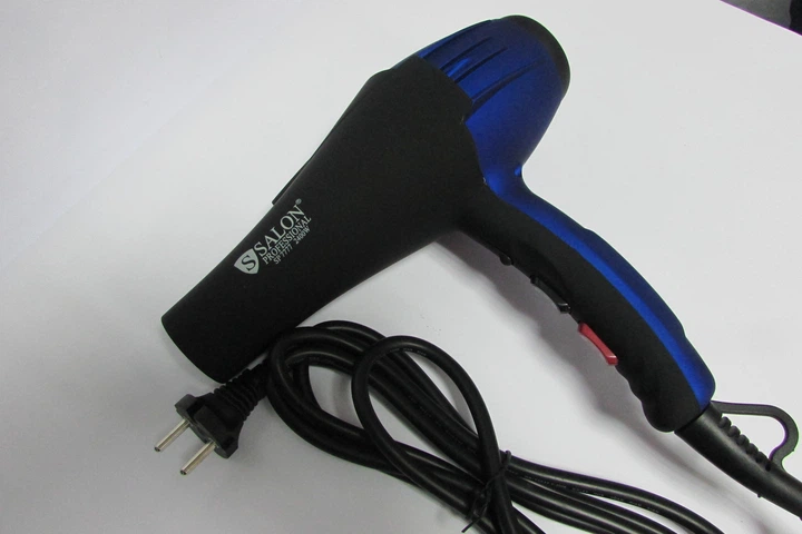 Професійній фен для волосся Salon Professional 7777 з іонізацією (2400 W) матовий Чорний - зображення 2