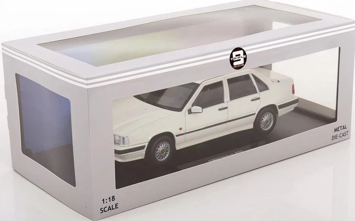 Модель автомобиля Volvo 850 1993 White by Triple9, Scale 1:18