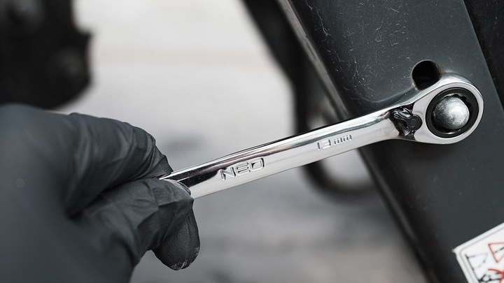 Набір комбінованих ключів з храповиком і вимикачем NEO Tools 8 - 19 мм 12 шт 09-345 (5907558483093) - зображення 12