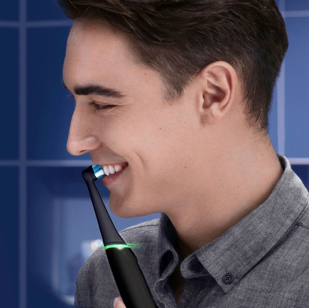 Набір електричних зубних щіток Oral-B iO Series 6 Black Lava/Pink Sand - зображення 4