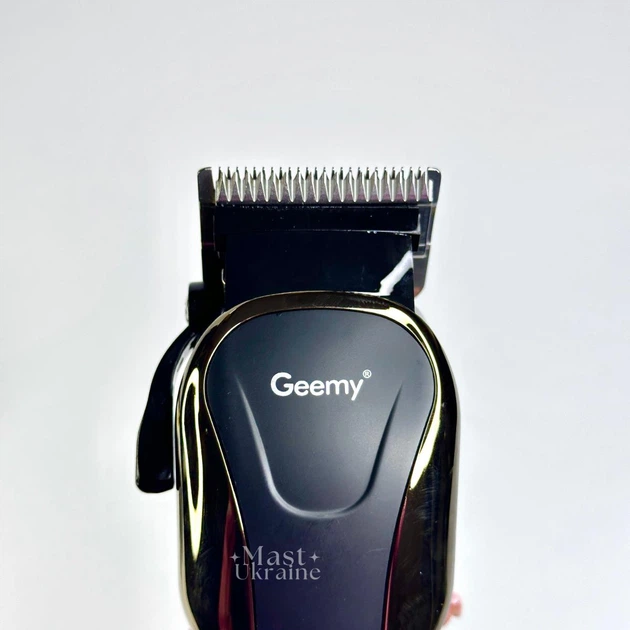 Аккумуляторная машинка для стрижки животных Geemy, триммер для груминга собак и кошек, беспроводной и сетевой прибор по уходу за шерстью домашних животных со сменными насадками и мощностью 5 Вт, GM-6063 - Фото 5 Аккумуляторная машинка для стрижки животных Geemy, триммер для груминга собак и кошек, беспроводной и сетевой прибор по уходу за шерстью домашних животных со сменными насадками и мощностью 5 Вт, GM-6063 - изображение 5