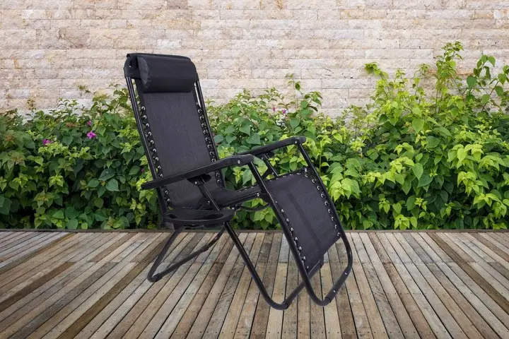 Садовий тканинний шезлонг розкладний Garden Premium чорний лежак розкладне крісло з підстаканником - изображение 7