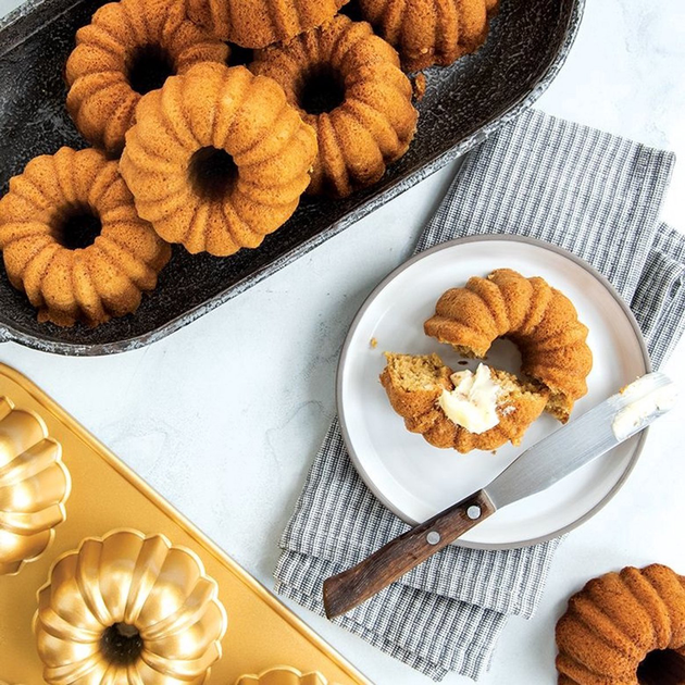 Форма для випікання кексів Nordic Ware Bundt золота 33 x 22 x 5 см (0011172862778) - зображення 3