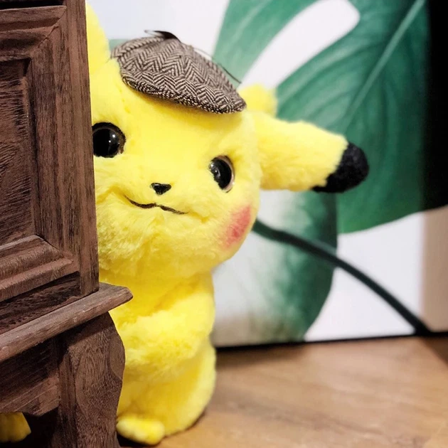 Мягкая игрушка Bautech покемон детектив Пикачу в шапочке Шерлока Холмса(Pokémon Detective Pikachu), 28 см - Фото 3 Мягкая игрушка Bautech покемон детектив Пикачу в шапочке Шерлока Холмса(Pokémon Detective Pikachu), 28 см - изображение 3