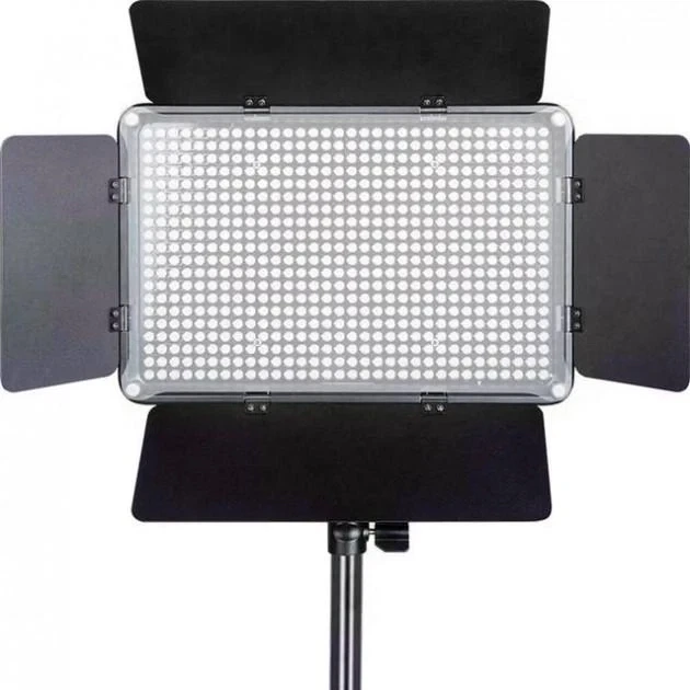 Профессиональная LED лампа видеосвет Varicolor PRO LED U800+ (3200-5600K) с сетевым адаптером - Фото 2 Профессиональная LED лампа видеосвет Varicolor PRO LED U800+ (3200-5600K) с сетевым адаптером - изображение 2