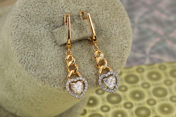 Сережки підвіски Xuping Jewelry сердечки з родієм 3,6 см золотисті - Фото 1 Сережки підвіски Xuping Jewelry сердечки з родієм 3,6 см золотисті - зображення 1