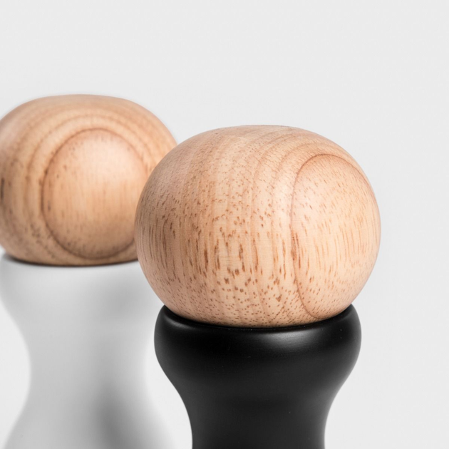 Zestaw młynków do soli i pieprzu Homla Newgrind 15.5 x 6 cm 2 szt Czarny / Biały (5906496722127) - obraz 2