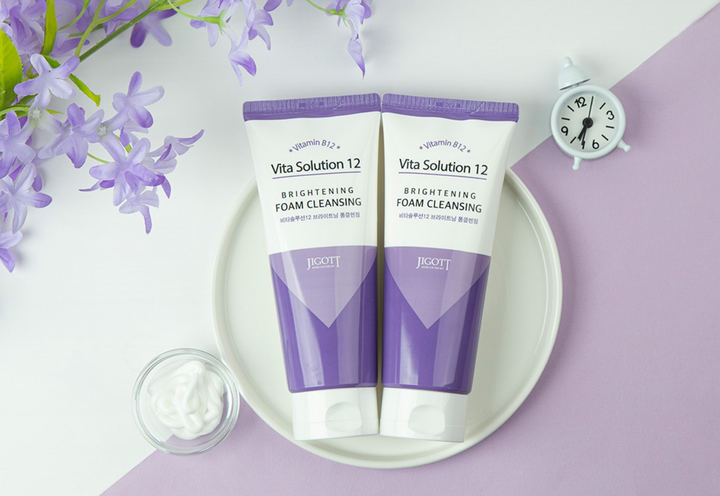 Pianka do mycia twarzy Jigott Vita Solution 12 rozjaśniająca 180 ml (8809541281877) - obraz 3
