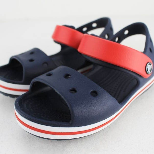 Дитячі сандалії для хлопчика Crocs Crocband Sandal Kids Navy/Red (24/25, синий) - Фото 6 Дитячі сандалії для хлопчика Crocs Crocband Sandal Kids Navy/Red (24/25, синий) - изображение 6