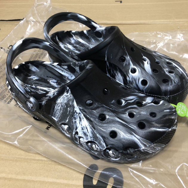 Чоловічі крокси Crocs Baya Marbled Clog Black/White (48/49, чорний) - зображення 9