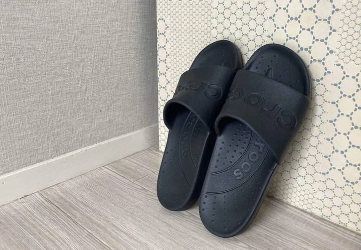 Чоловічі шльопанці Crocs Slide Blue Navy (50/51, синій) - Фото 4 Чоловічі шльопанці Crocs Slide Blue Navy (50/51, синій) - зображення 4