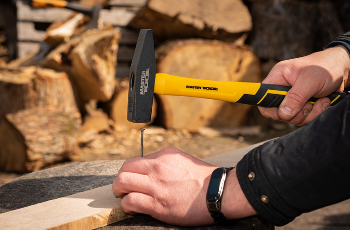 Молоток слюсарний Mastertool 500г фібергласс (02-0905) - Фото 2 Молоток слюсарний Mastertool 500г фібергласс (02-0905) - зображення 2