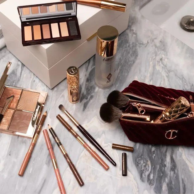 Косметичка - органайзер Charlotte Tilbury Makeup Bag of Dreams Makeup Organiser - Small - зображення 3
