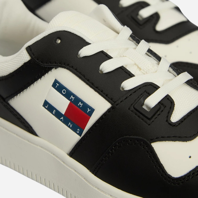 Sneakersy damskie skórzane Tommy Jeans EN0EN02505-0GS 38 Białe z czarnym (8720638359029) - obraz 4