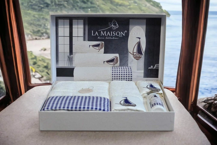Подарочный набор полотенец La Maison, 3 шт. с ароматом Salor - Фото 2 Подарочный набор полотенец La Maison, 3 шт. с ароматом Salor - изображение 2