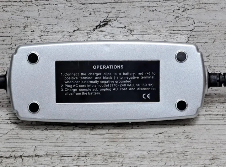 Автомобильное зарядное устройство TRISCO CX-4000 - изображение 4