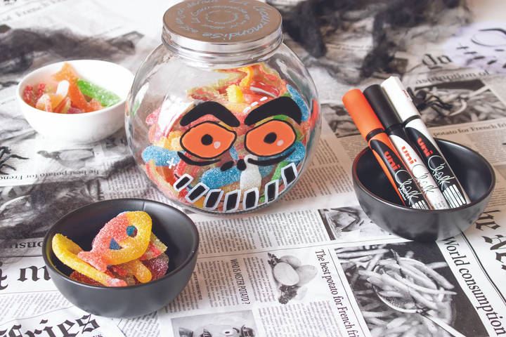 Zestaw markerów kredowych Uni Posca Halloween 4 szt (3701614900171) - obraz 2