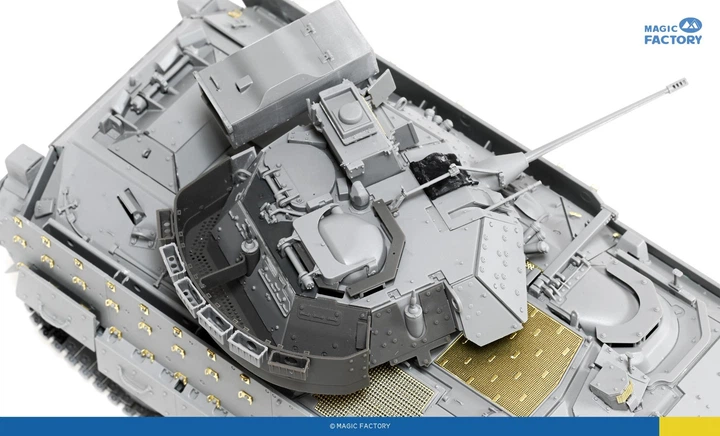 Збірна модель 1/35 БМП M2A2 Bradley ODS-SA на озброєнні України (47-а механізована бригада) Magic Factory 2007 - зображення 6