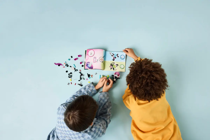 Zestaw klocków LEGO DREAMZzz Mateo kontra mech Cybermózgowca 368 elementów (71495) - obraz 7