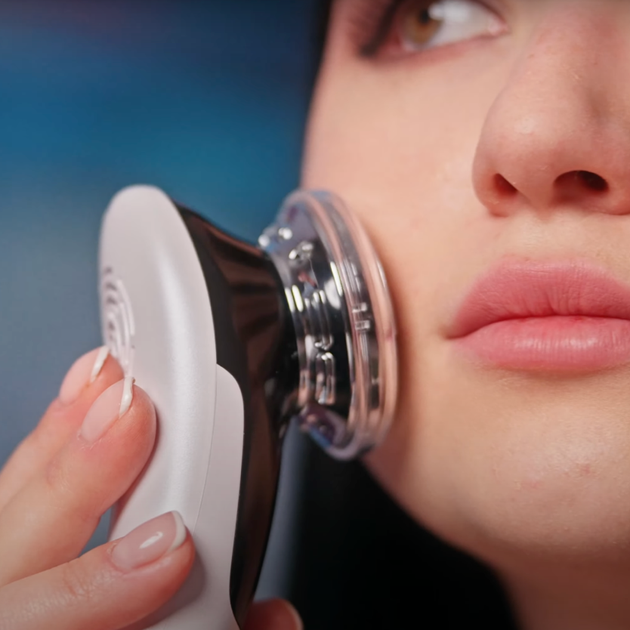 Мікрострумовий RF Lifting Масажер для обличчя Skin Lifting 7.0 White - EMS, LED - зображення 3