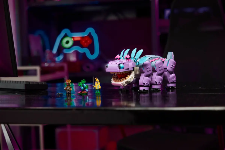 Zestaw klocków LEGO Fortnite Klombo 1084 elementy (77077) - obraz 9