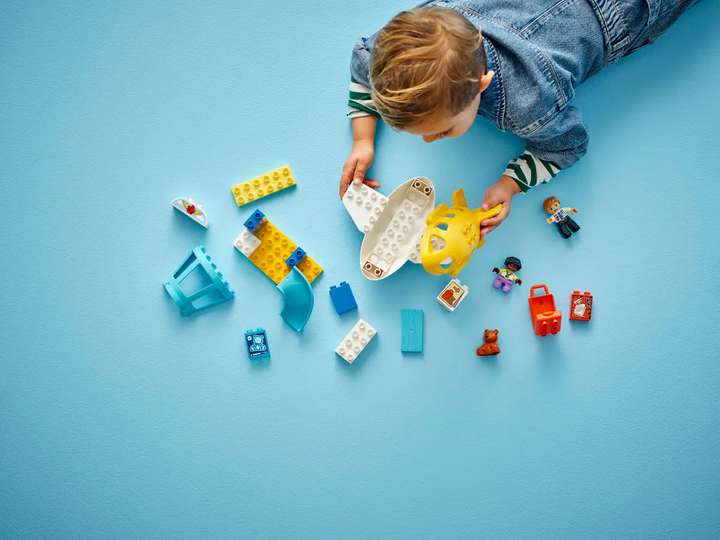 Конструктор LEGO Duplo Первый раз в аэропорту 23 элемента (10443) - изображение 6