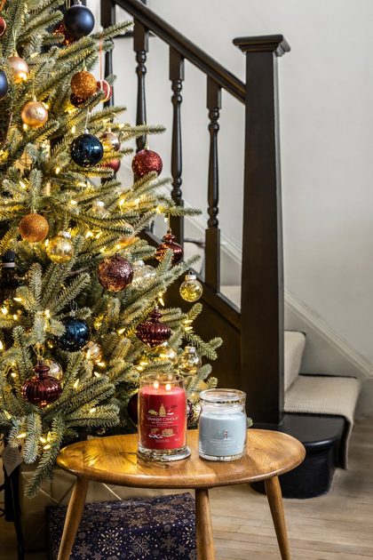 Świeca zapachowa Yankee Candle Signature North Pole Hideaway 368 g (5038581161969) - obraz 2