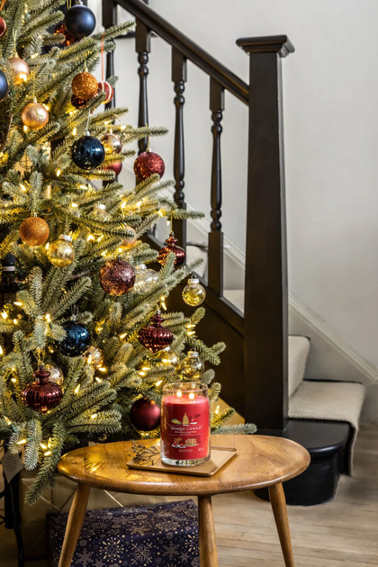 Ароматична свічка Yankee Candle Big Apple Christmas 567 г (5038581161402) - зображення 6