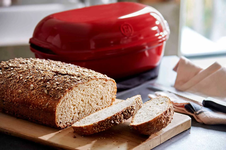 Форма для выпекания хлеба с крышкой керамическая Emile Henry Artisan Bread 34х23 см красный 345501 (08700993) - Фото 6 Форма для выпекания хлеба с крышкой керамическая Emile Henry Artisan Bread 34х23 см красный 345501 (08700993) - изображение 6