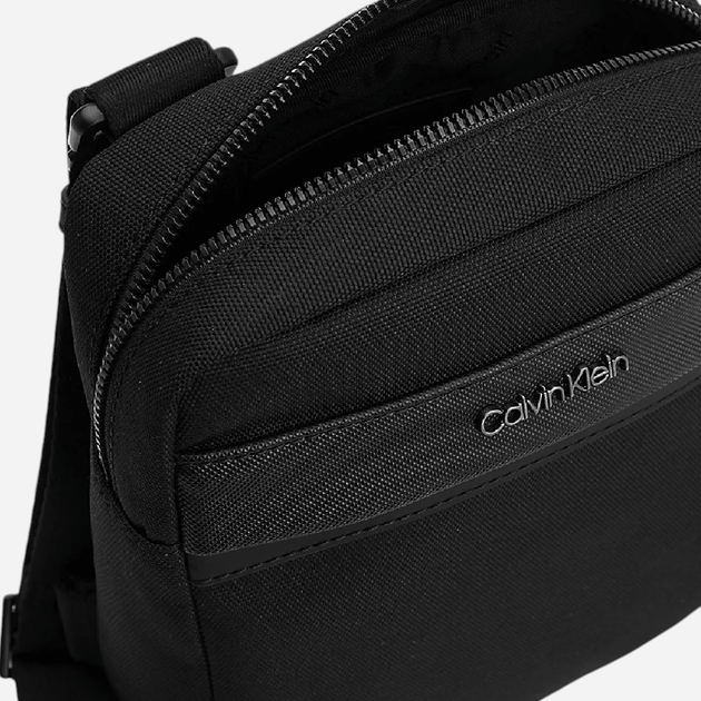 Сумка планшет через плече чоловіча тканинна Calvin Klein K50K509577-BAX Чорна (800070284619) - зображення 3