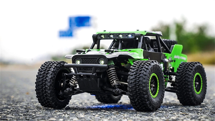Радиоуправляемая машинка ZLL SG202 Pro 1:20 4WD до 40 км/ч RC джип внедорожник на пульте 2.4GHz щеточный мотор металлический кардан LED подсветка 2 АКБ - изображение 4