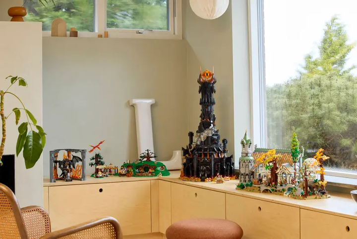 Zestaw klocków LEGO Icons Władca pierścieni: Book nook z Balrogiem, 1201 el. 10367 (5702017815909) - obraz 13