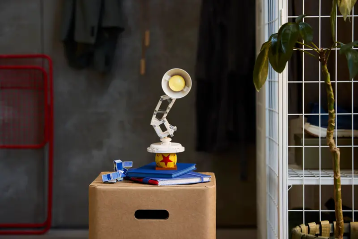 Zestaw klocków LEGO Ideas Disney Pixar Luxo Jr., 613 el. 21357 (5702017829241) - obraz 10