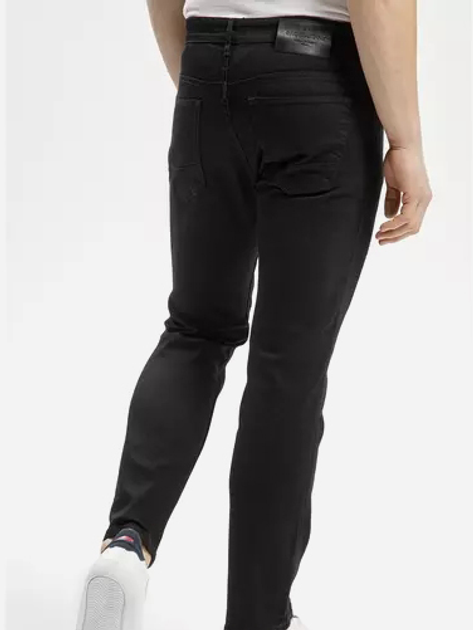 Джинси Regular Fit чоловічі Cross Jeans C 132-017 31-36 Чорні (8699438815717) - зображення 2