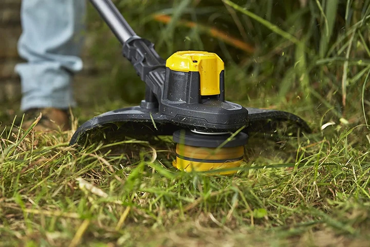 Триммер аккумуляторный Stanley FatMax 20 В, 4 Ач, 1.6 мм, ширина кошения 33 см, 6200 об/мин SFMCSTB933M - Фото 7 Триммер аккумуляторный Stanley FatMax 20 В, 4 Ач, 1.6 мм, ширина кошения 33 см, 6200 об/мин SFMCSTB933M - изображение 7