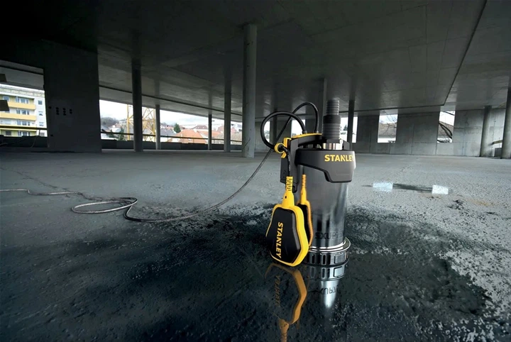Дренажний насос для чистої води Stanley 0.75 кВт, 11000 л/год SXUP750XCE - Фото 3 Дренажний насос для чистої води Stanley 0.75 кВт, 11000 л/год SXUP750XCE - зображення 3