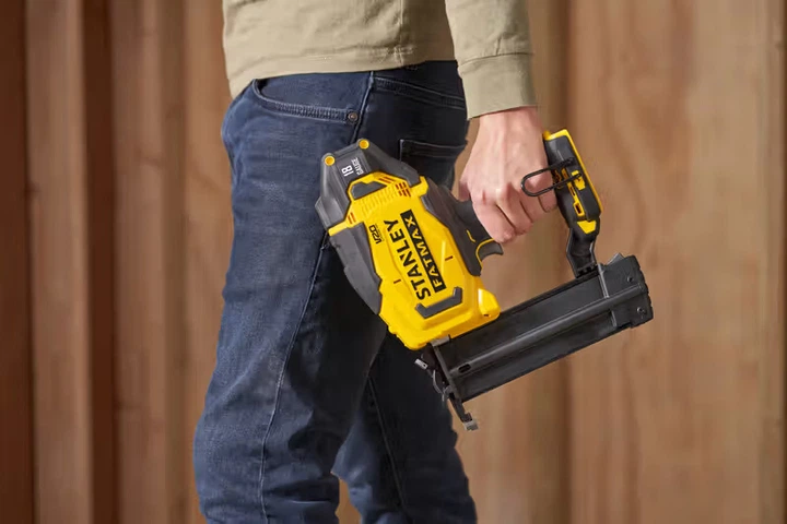 Пистолет гвоздезабивной аккумуляторный бесщеточный Stanley FatMax V20 18В SFMCN618B - Фото 13 Пистолет гвоздезабивной аккумуляторный бесщеточный Stanley FatMax V20 18В SFMCN618B - изображение 13