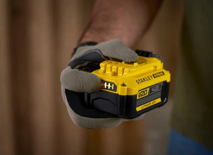 Зарядний пристрій та 1 акумулятор Stanley FATMAX V20, 18В, 4Ач, час зарядки 120 хв SFMCB14M1 - Фото 3 Зарядний пристрій та 1 акумулятор Stanley FATMAX V20, 18В, 4Ач, час зарядки 120 хв SFMCB14M1 - зображення 3