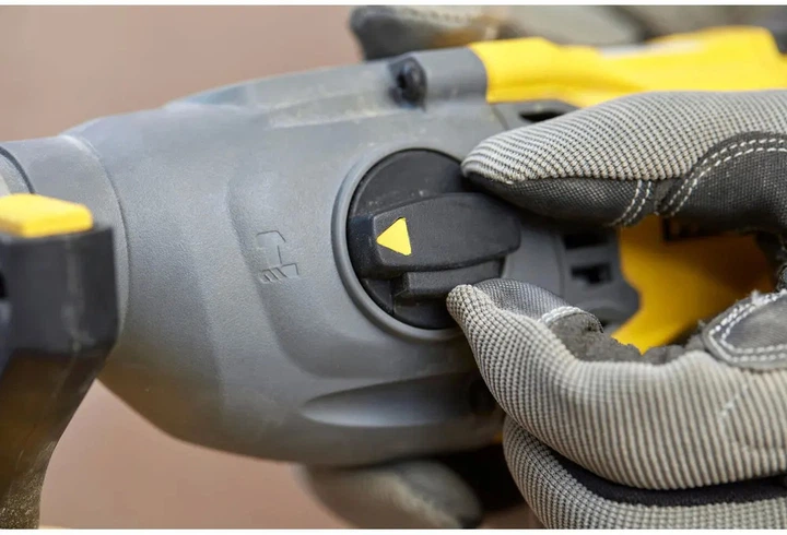 Перфоратор акумуляторний Stanley FatMax Li-Ion 18 В, 2.0 Дж, 3 режими, 5500 уд/хв, 1500 об/хв SFMCH900B - зображення 9