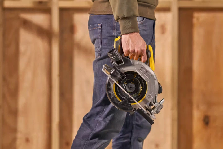 Пила циркулярна акумуляторна Stanley FatMax 18В (V20) Li-Ion, 4 Аг, 5000об/хв SFMCS550B - Фото 7 Пила циркулярна акумуляторна Stanley FatMax 18В (V20) Li-Ion, 4 Аг, 5000об/хв SFMCS550B - зображення 7